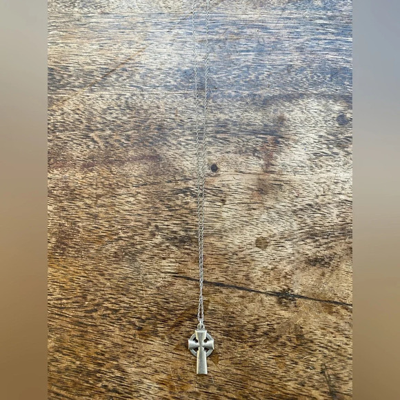 Sterling silver cross on a box sterling chain unisex - Picture 3 of 5